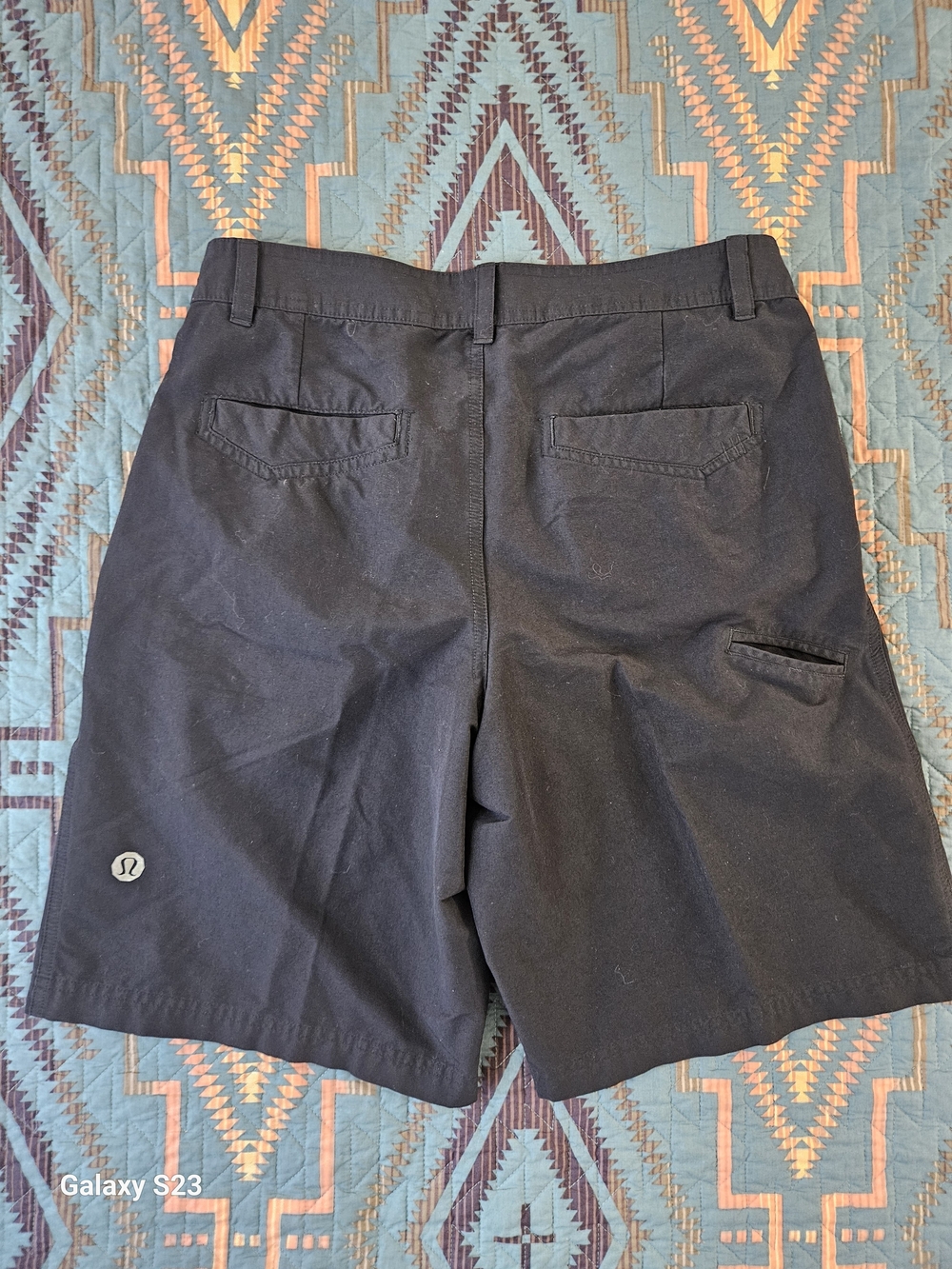 lululemon athletica Men's Black Flat-Front Performance Shorts - Picture 4 of 8